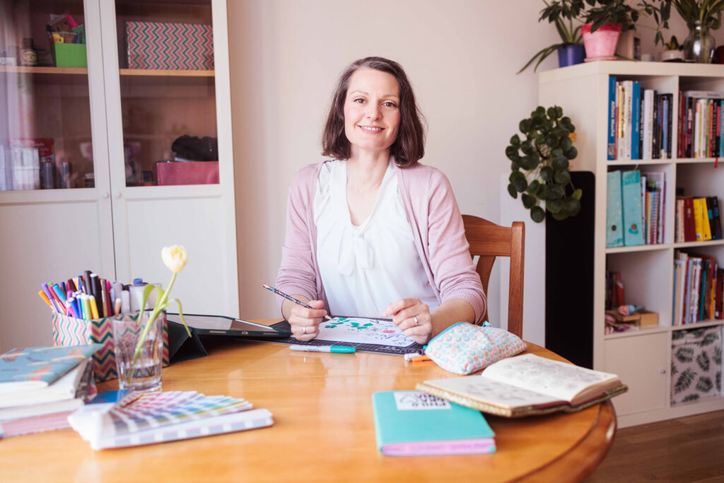 "Wenn du für etwas brennst, dann hab den Mut. Es lohnt sich!" – Interview mit Janina Steger | Achtung Designer Designerin Janina Steger